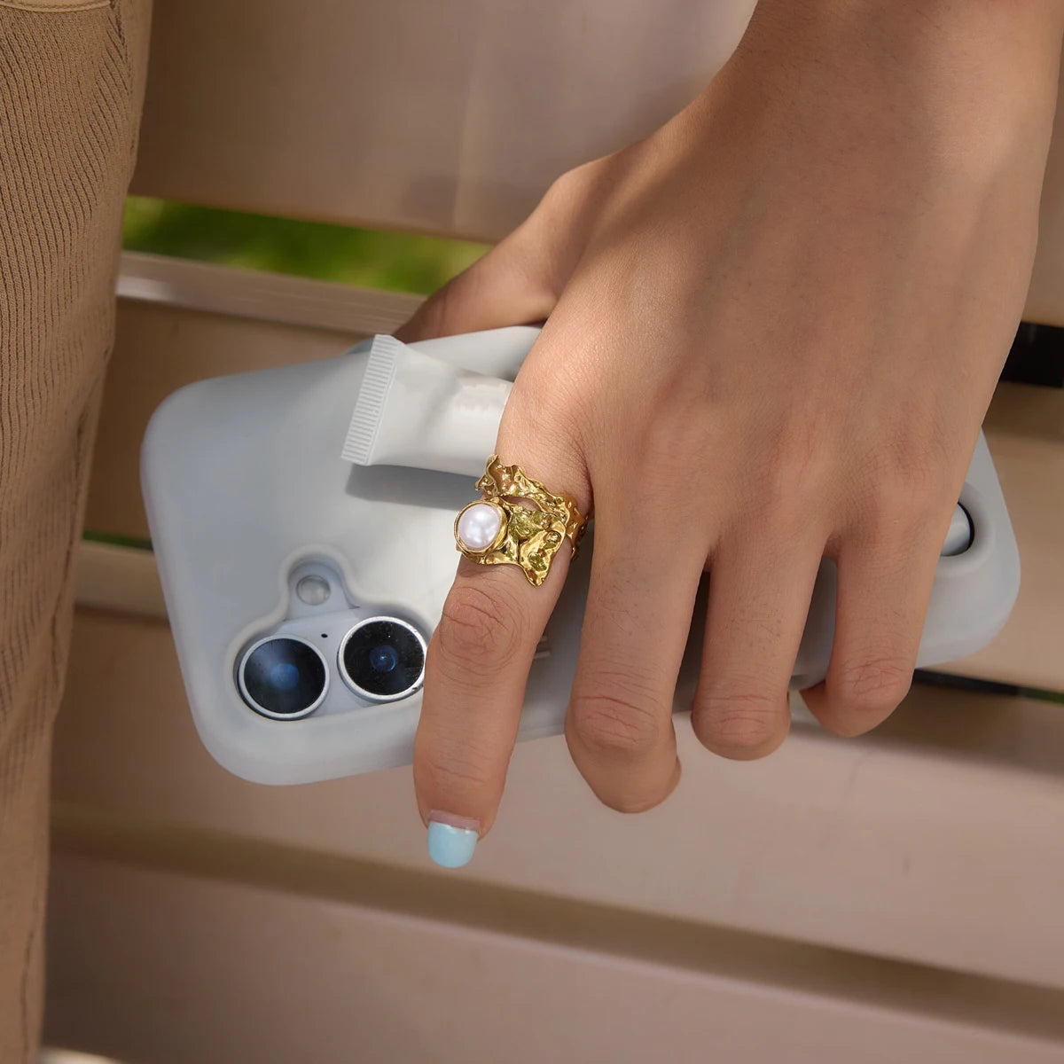 Kika Classic Hammer Texture With Imitation Pearl Wide Open Ring ñ
