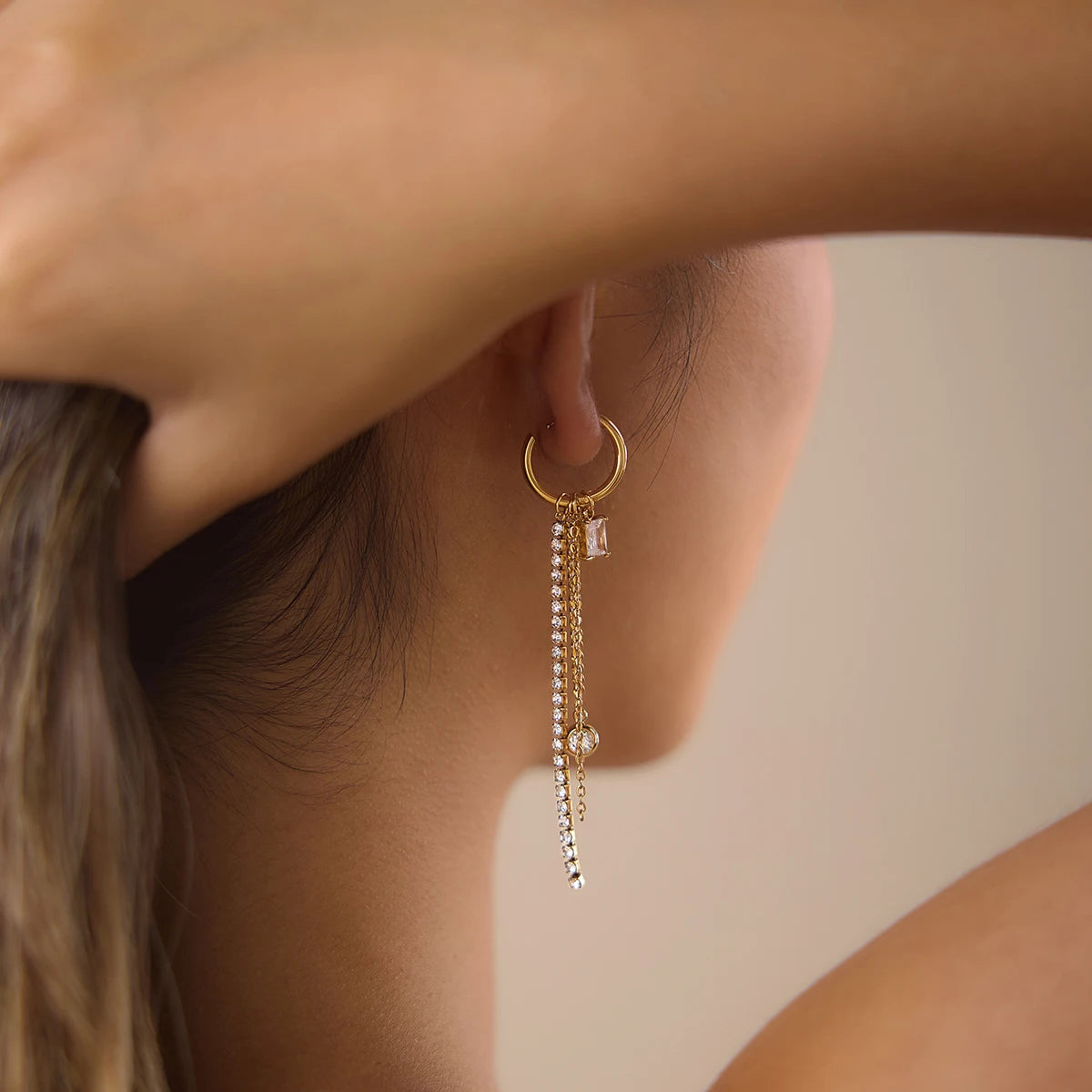 Kika Delicate White Rhinestone Chain Square Zircon Tassel Earrings m
