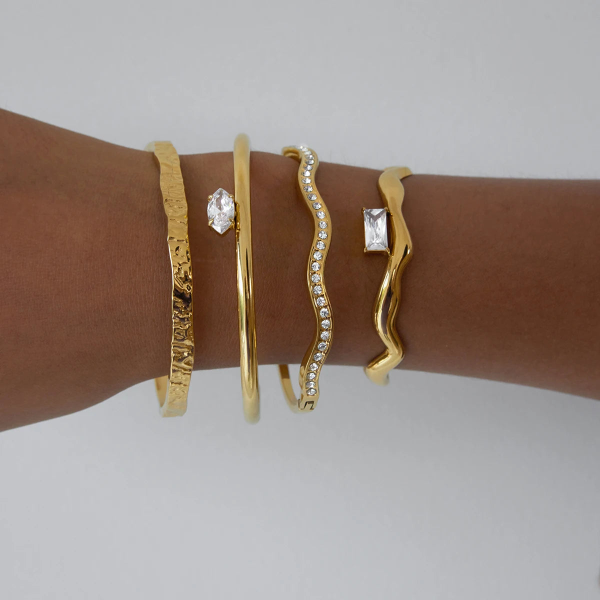 Kika Minimalist 18k Gold Color Plated Stainless Steel Horse Eye White Zircon Bracelet