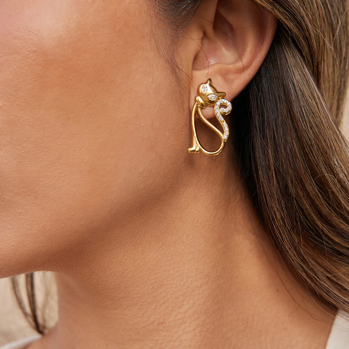 White Rhinestone Hollow Cat Shape Earrings