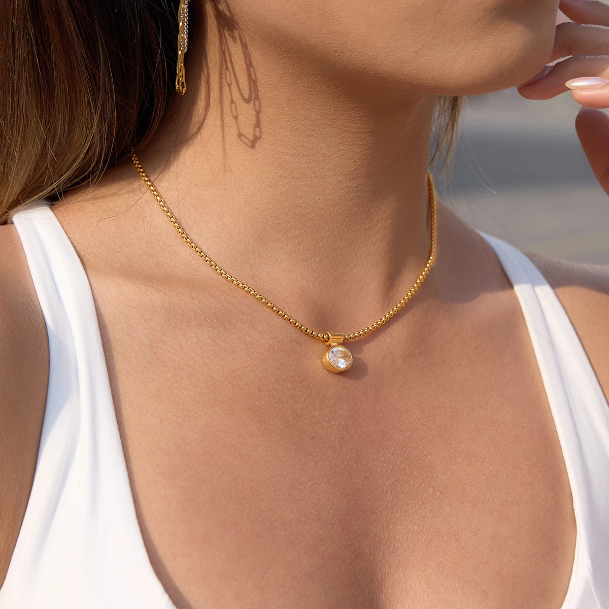 Classic White Egg-Shaped Zircon Pendant Necklace