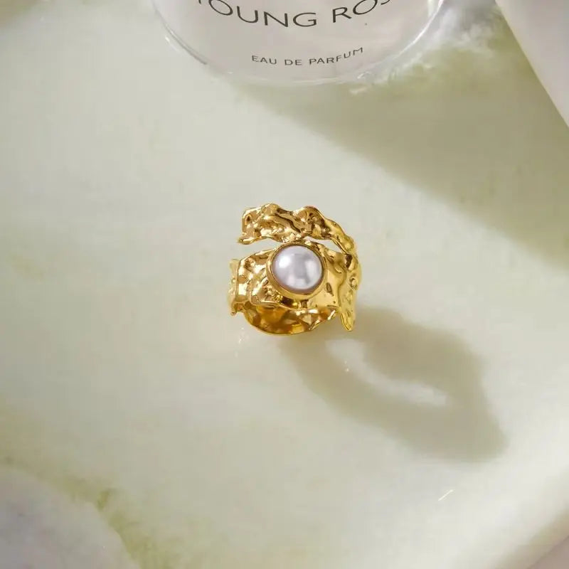 Kika Classic Hammer Texture With Imitation Pearl Wide Open Ring ñ