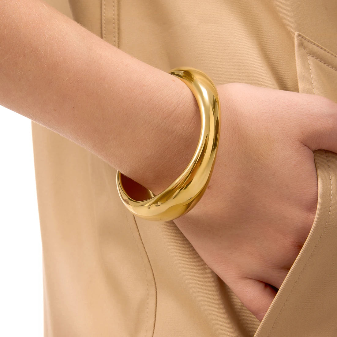 Kika Minimalist Circular Bracelet