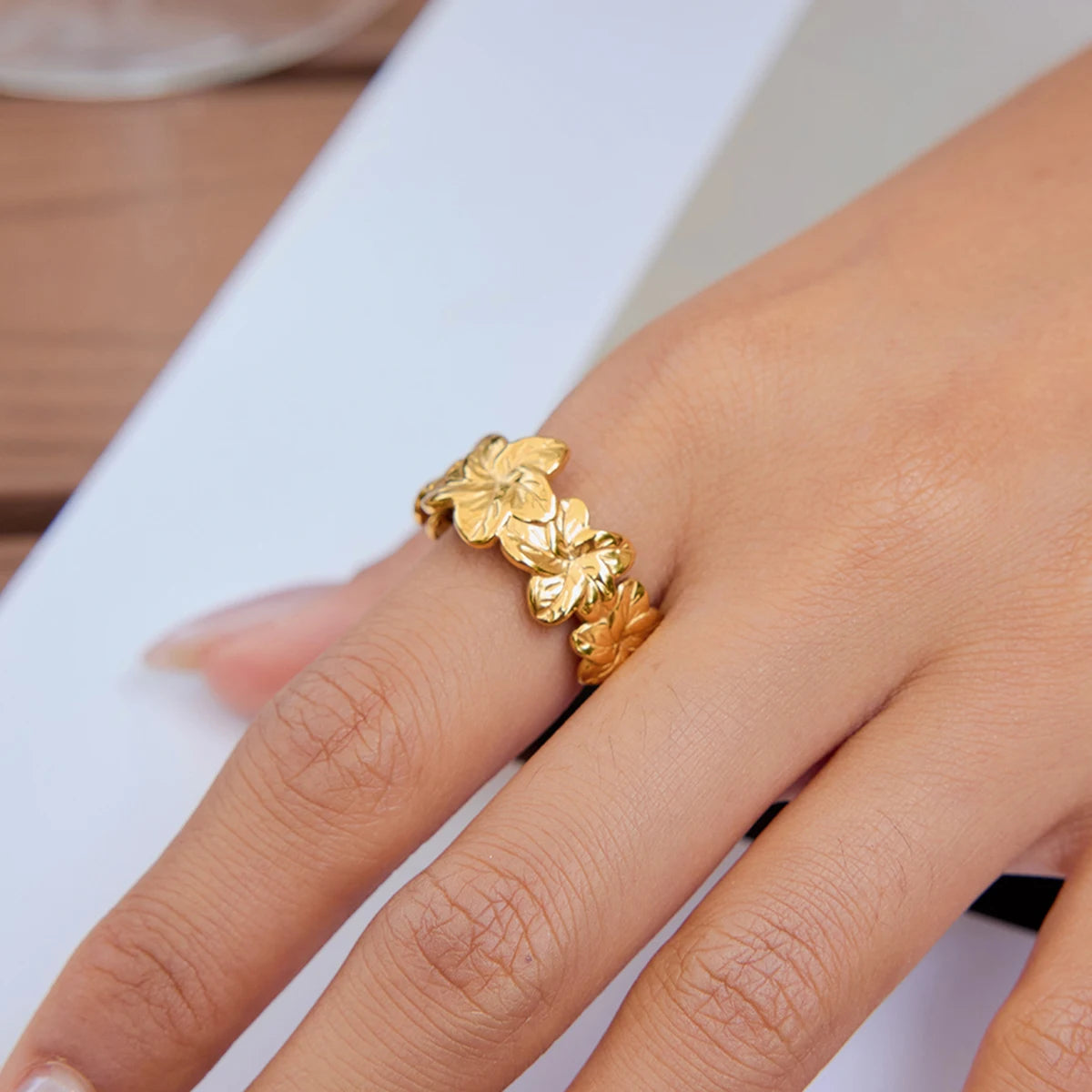 Kika Minimalist Flower Ring Stackable