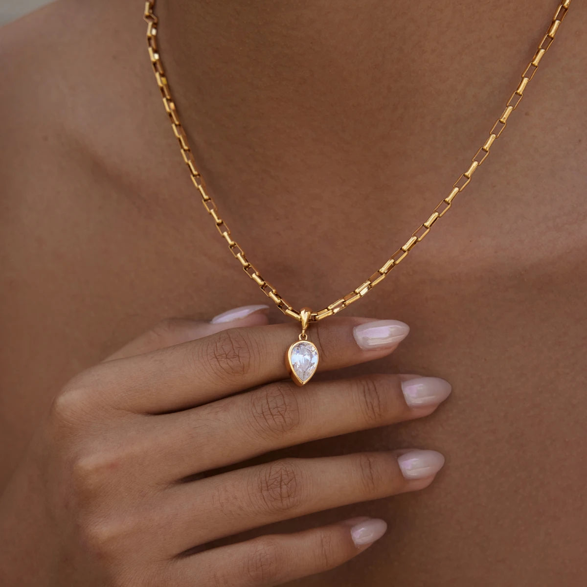 Kika Elegant Zircon Pendant Necklace Minimalist 18K Gold PVD Plated Stainless Steel 316L