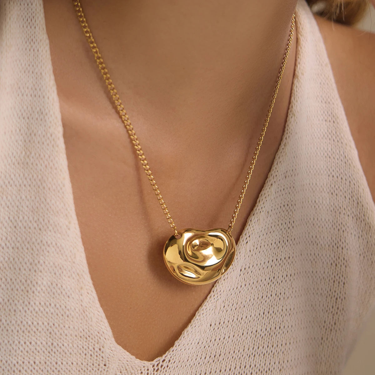 Kika Hammered Disc Pendant Necklace