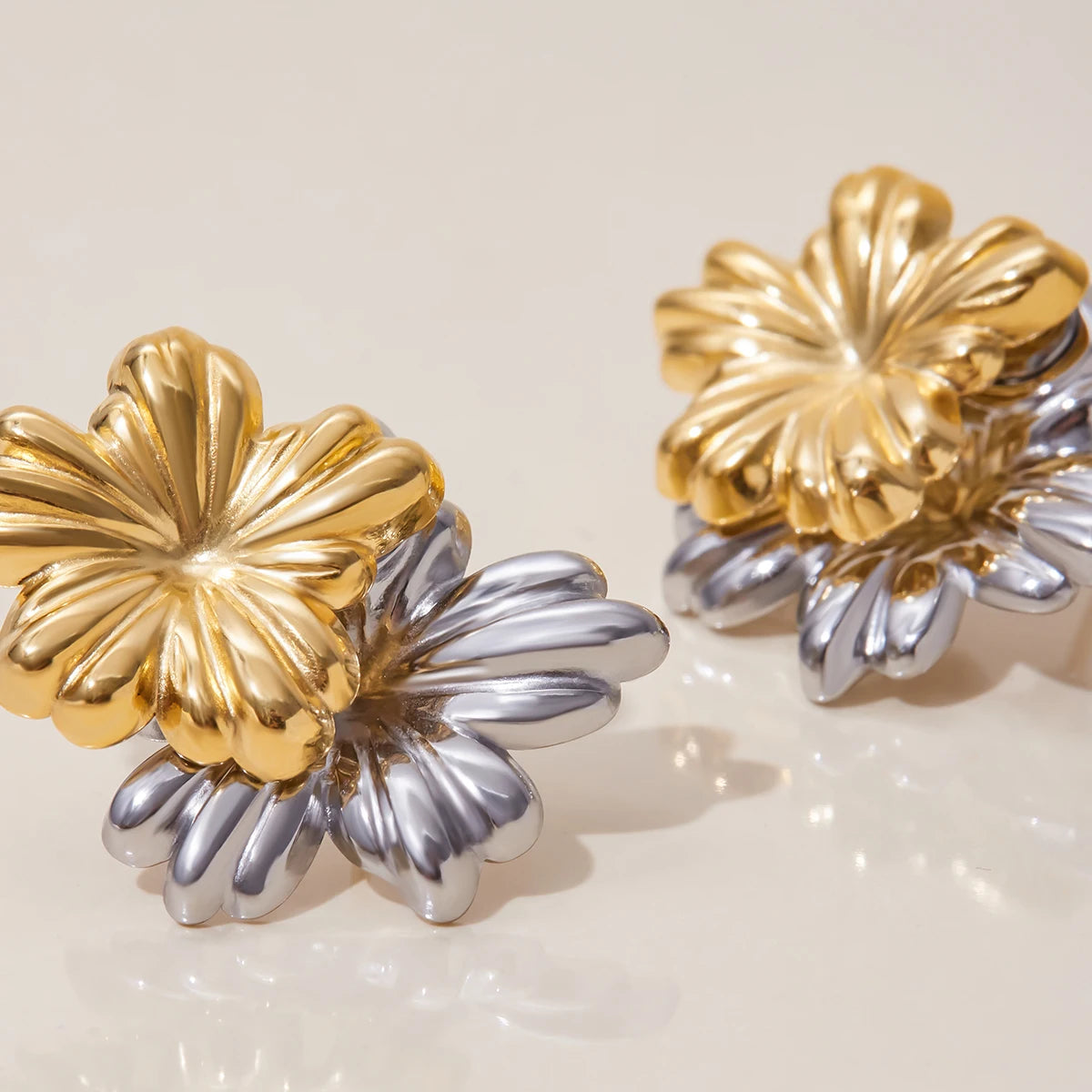 KIKA Minimalist 316L Plated Stainless Steel 316L Two tone Flower Ear Studs Irregular Earrings