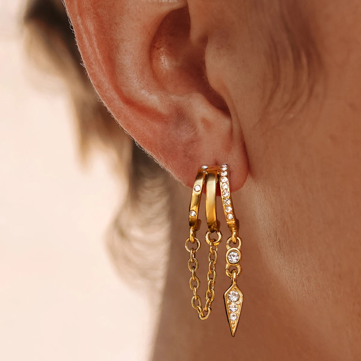 Delicate Hollowed Out Chain Fringed Conical Pendant Rhinestone Earring