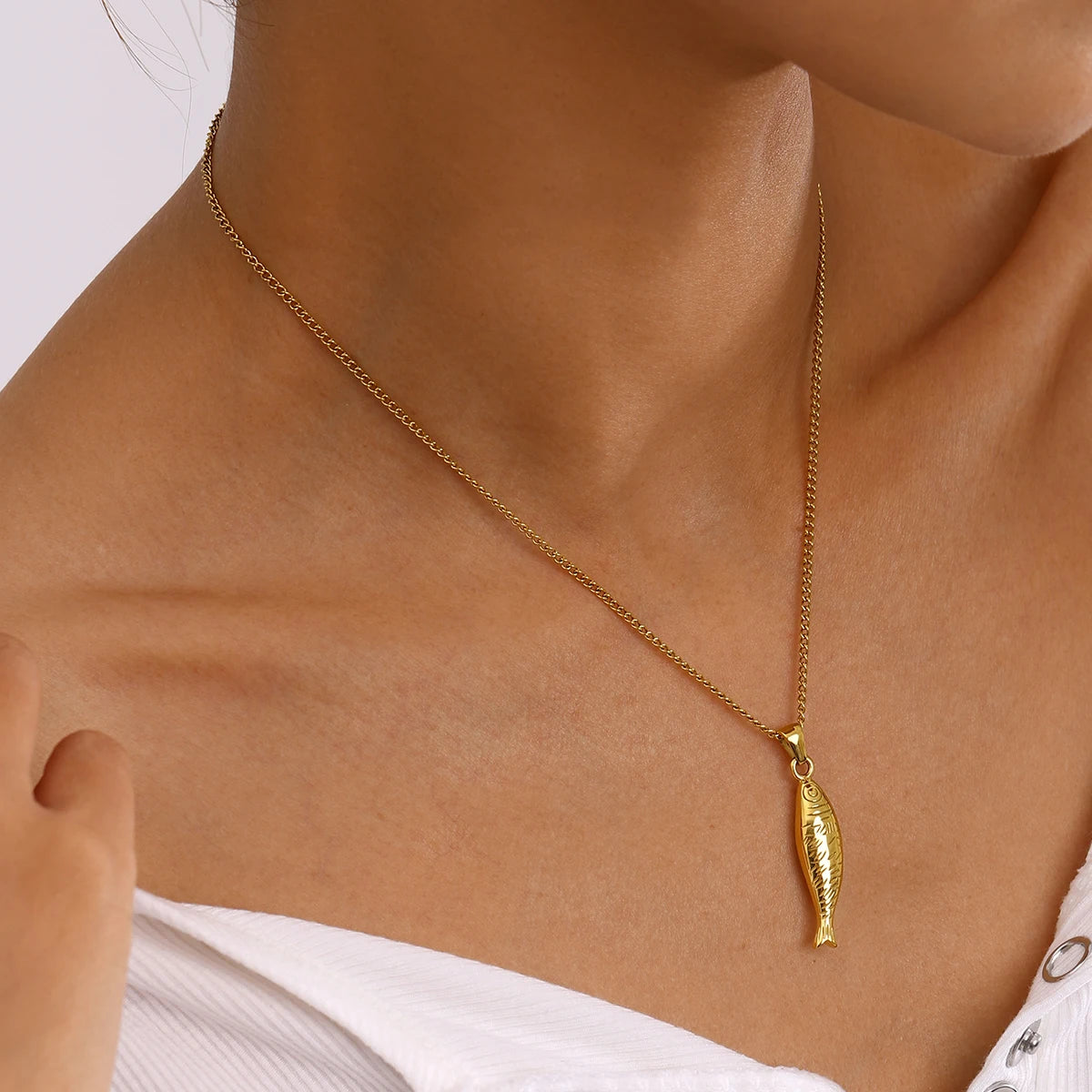 Kika Minimalism Articulated Fish Necklace