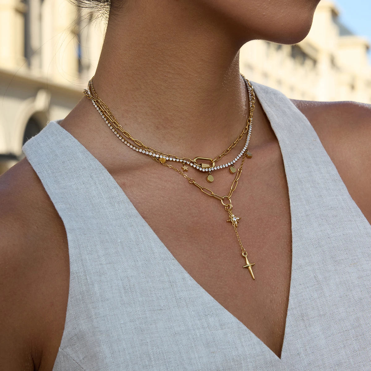 Kika Simple Classic  Rhinestone Smooth Four Star Pendant Necklace