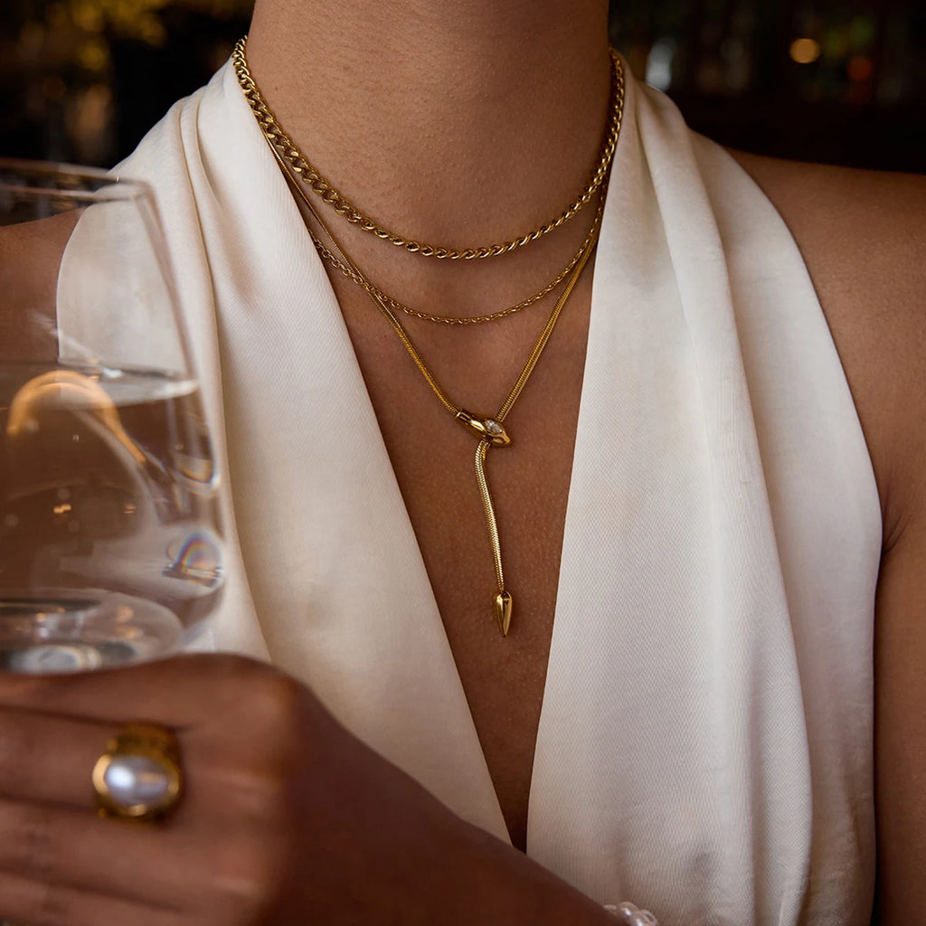 Kika Simple Classic Zircon Serpentine Necklace