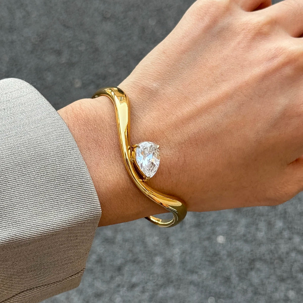 Kika Classic 18K Plated Gold Color Water Droplet White Zircon Wave Opening Bracelet Women Waterproof Stainless Steel Bracelets