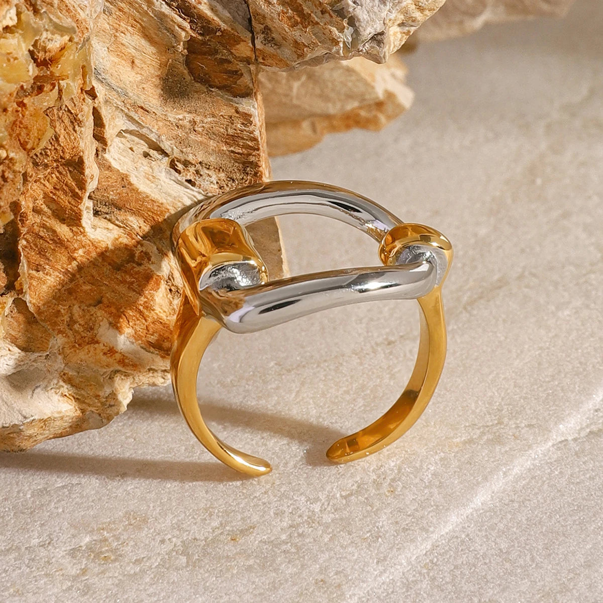 KIKA Minimalist Ring Classy Oval Knot Ring  Stainless steel 316L PVD Plated