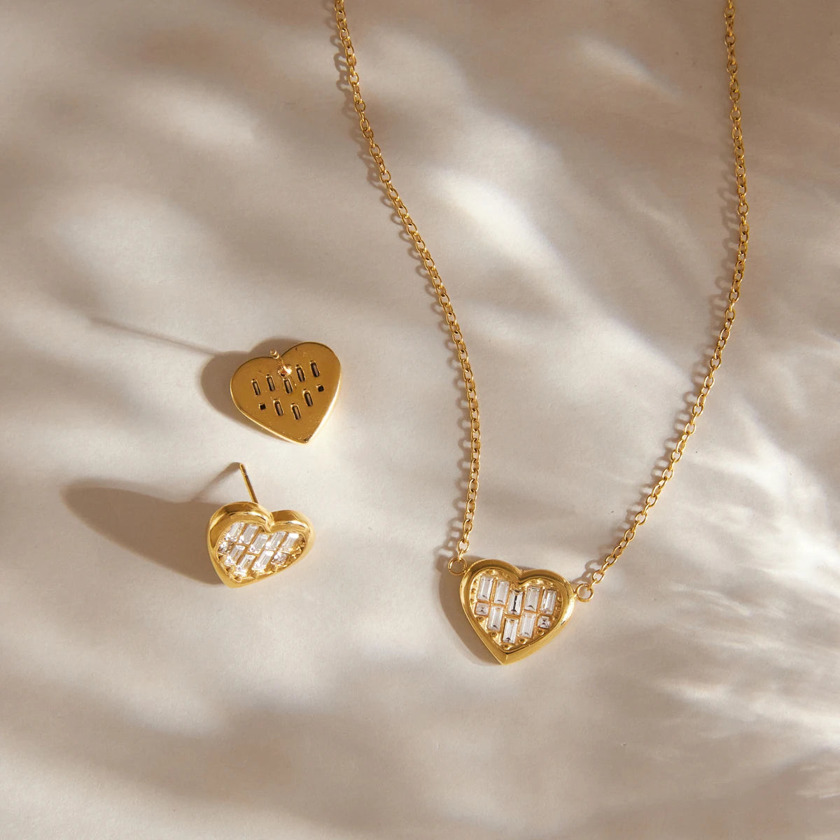 KIKA Romantic Crystal Heart Necklace  PVD Plated Stainless Steel 316L
