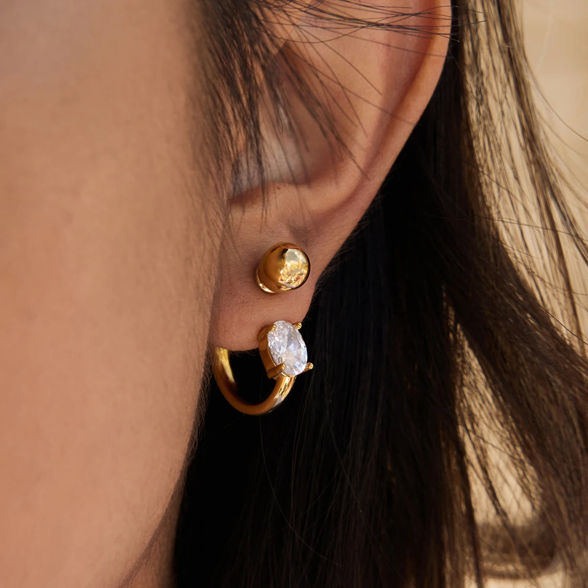 Kika Minimalist Classic  Inlay Droplet Shaped Zircon Ear Clip