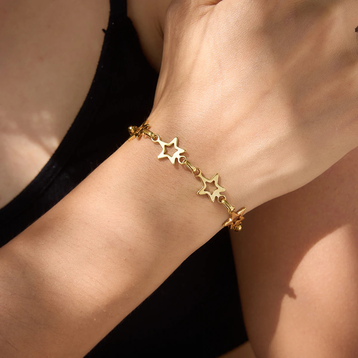 Kika Classic Hollow Out Stars Splicing Chain Necklace