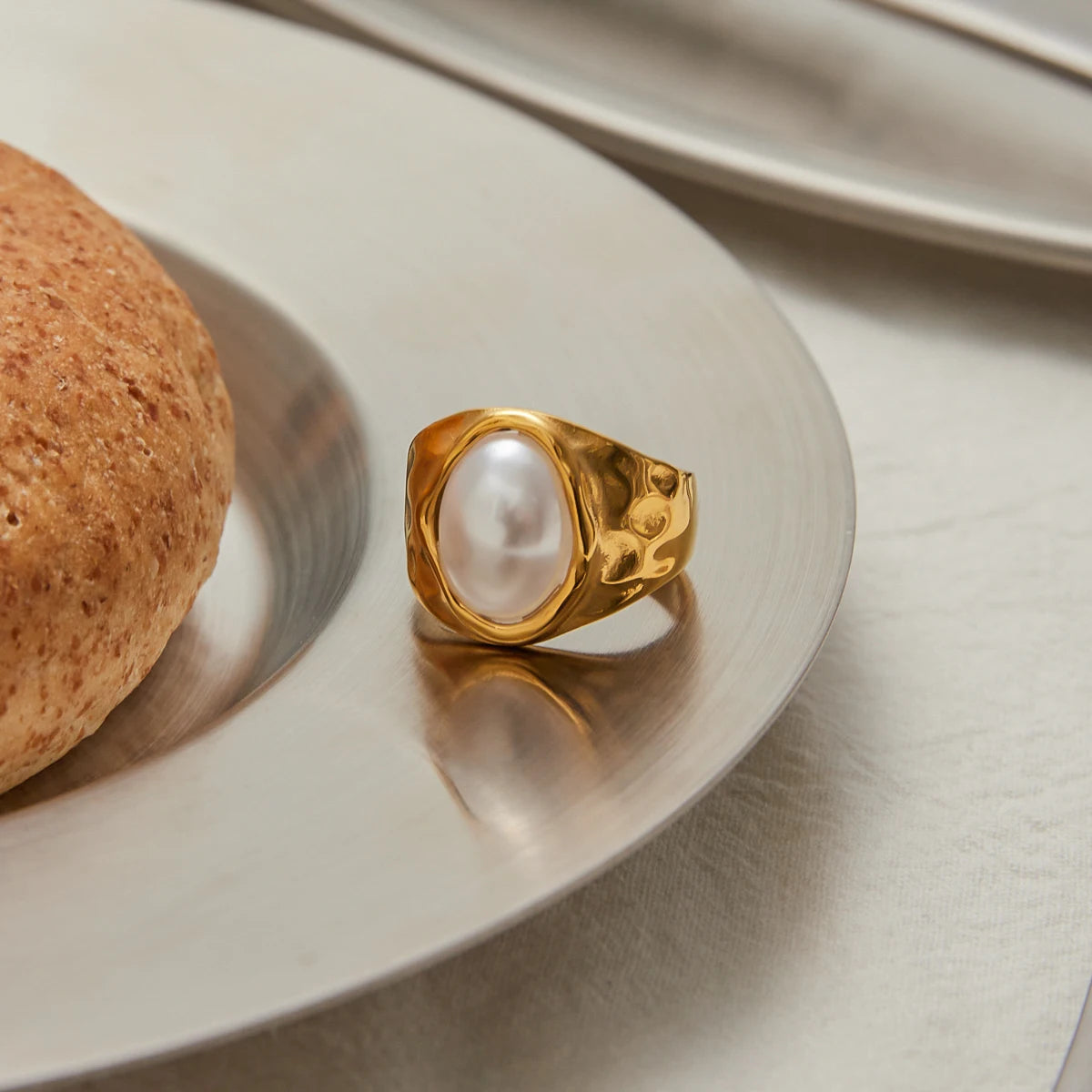 Kika Simple Classic 18K Gold Color Plated Stainless Steel Acrylic Pearl Pattern Ring