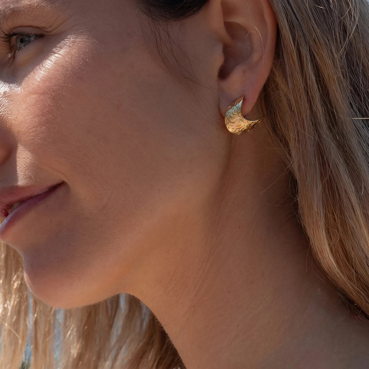 Kika Vintage Geometric C Shape Stud Earrings
