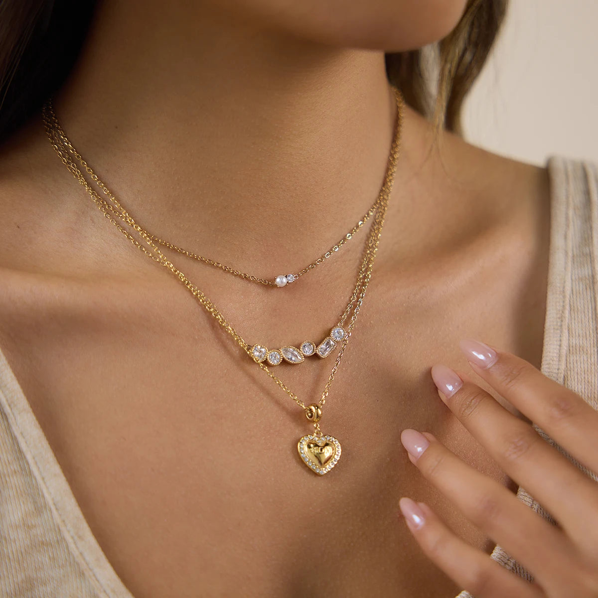 Kika Geometric Zircon Smile Shape Pendant Necklace