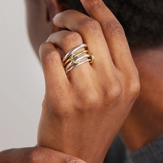 Linking rings interlocking