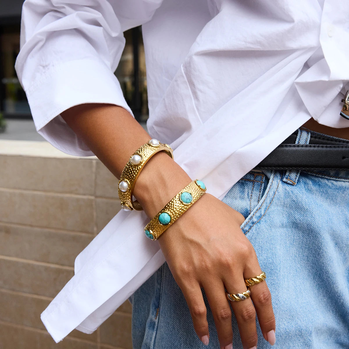 KIKA Vintage 18K Gold Color PVD Plated Stainless Steel 316L Round Turquoise Hammer Patterned Bracelet