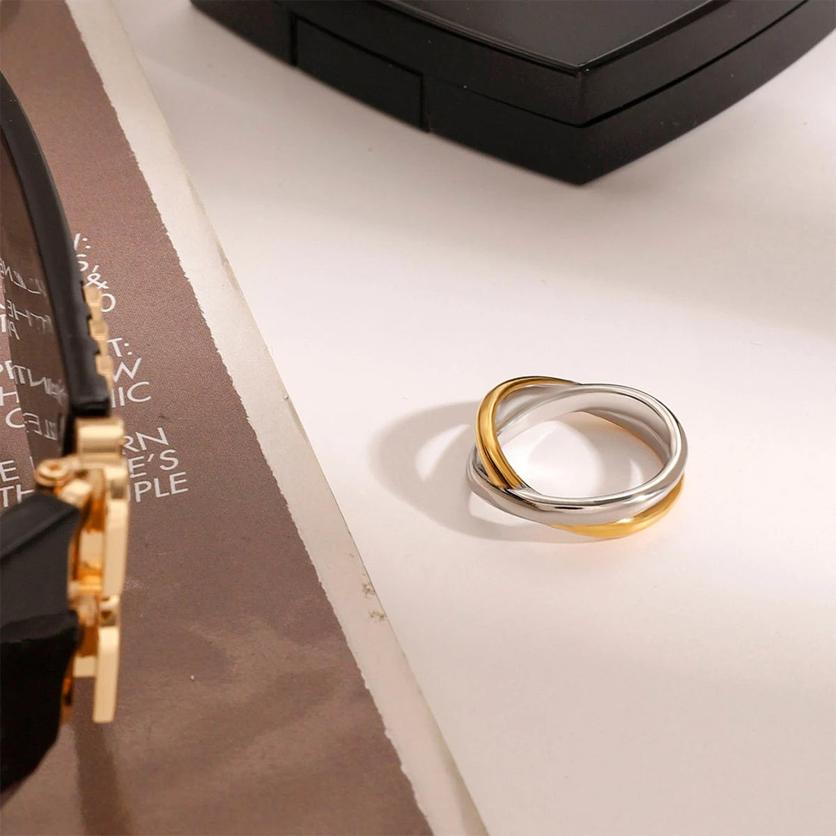 Classic Two tone Ring Line