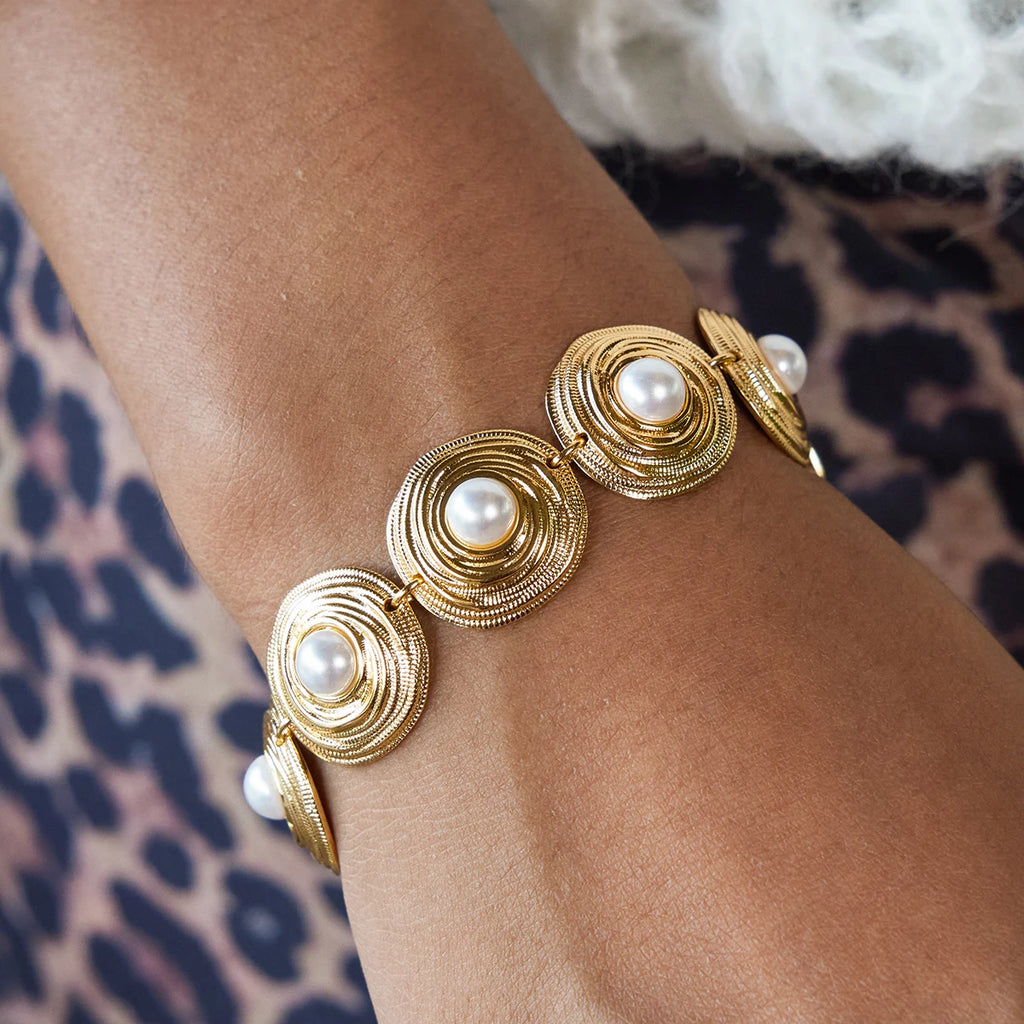 Kika Elegant Classic Minimalist 18K Gold Color Plated Inlay High Brightness Pearl Circular Bracelets