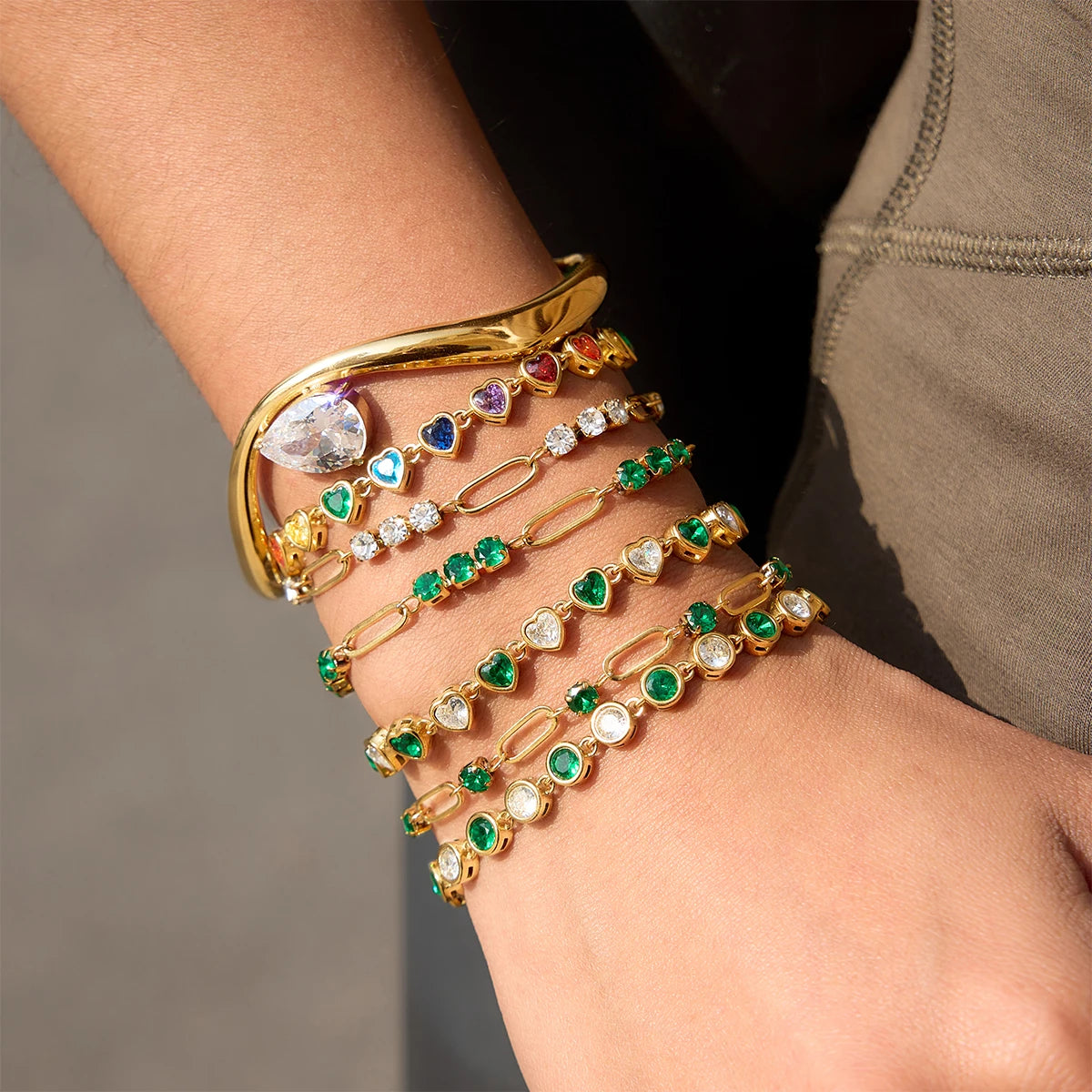 Exquisite Geometric Circular And Heart-Shaped