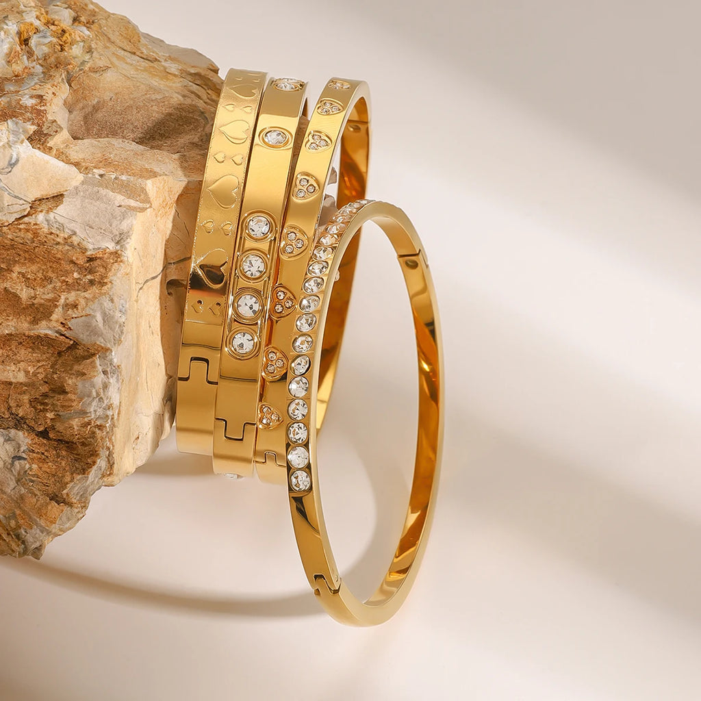 Zircon Bangle Heart Bracelet