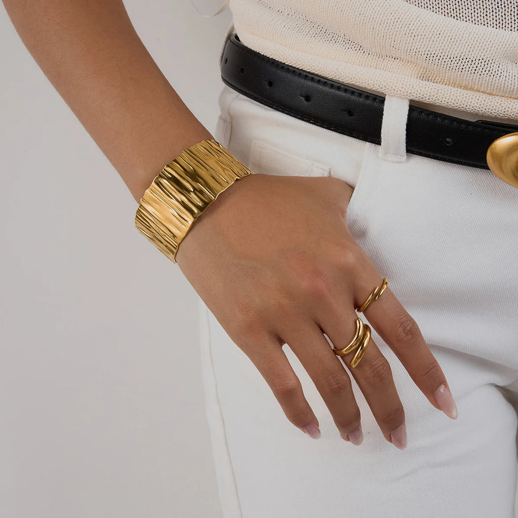 Kika Minimalist 18k Gold Color Plated Stainless Steel Wide Face Hammer Patterned Bracelet Irregular