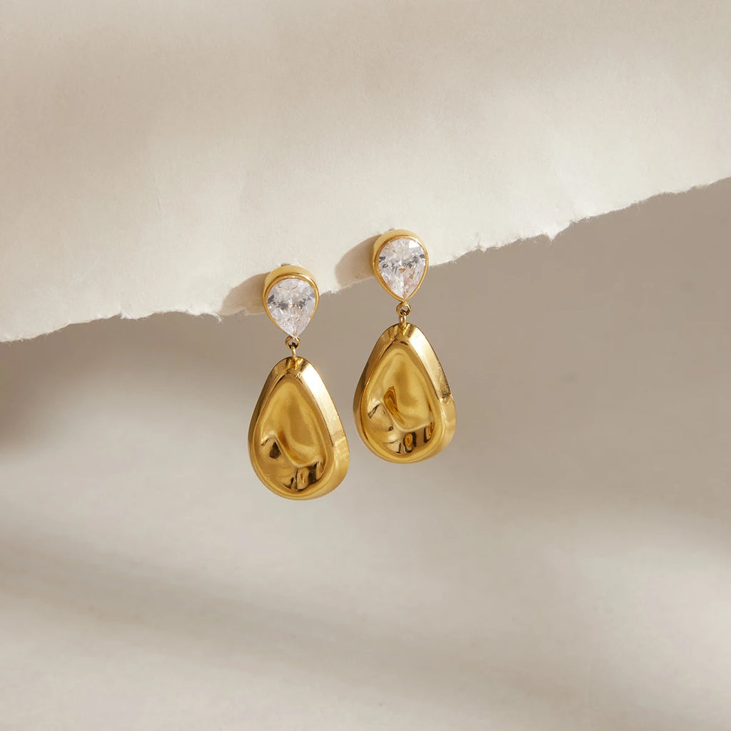 Kika Delicate Water Drop Zircon Earrings