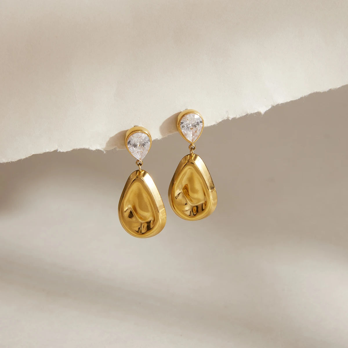 Kika Delicate Water Drop Zircon Earrings