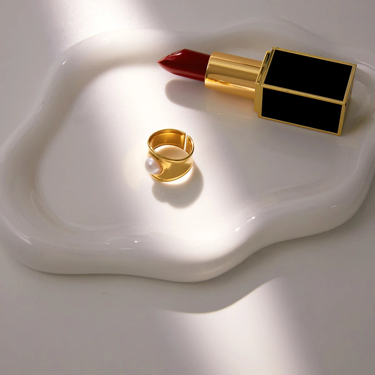 Kika classic Acrylic Pearl Wide-band Opening Ring