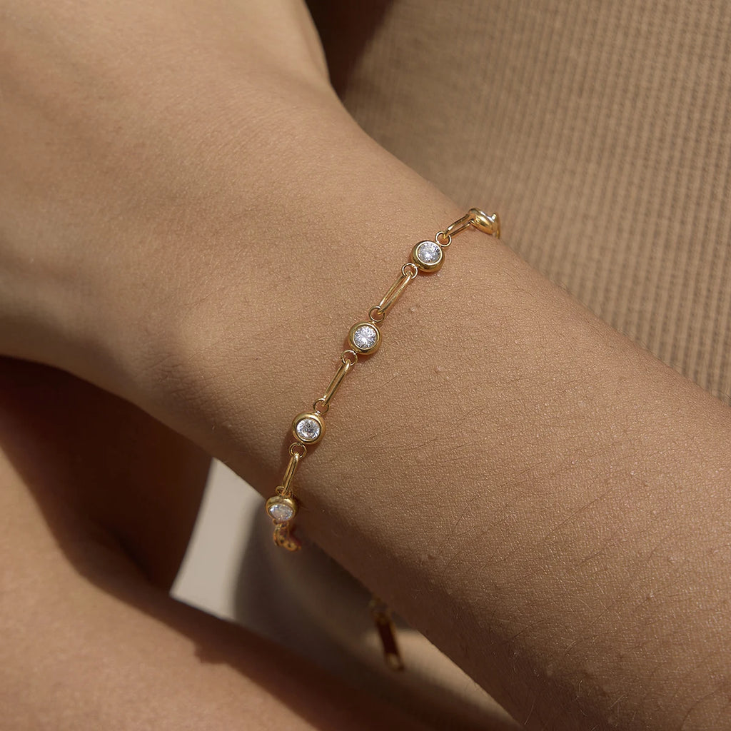 Kika Delicate White Round Water Droplets Zircons Paperclip Chain Bracelets