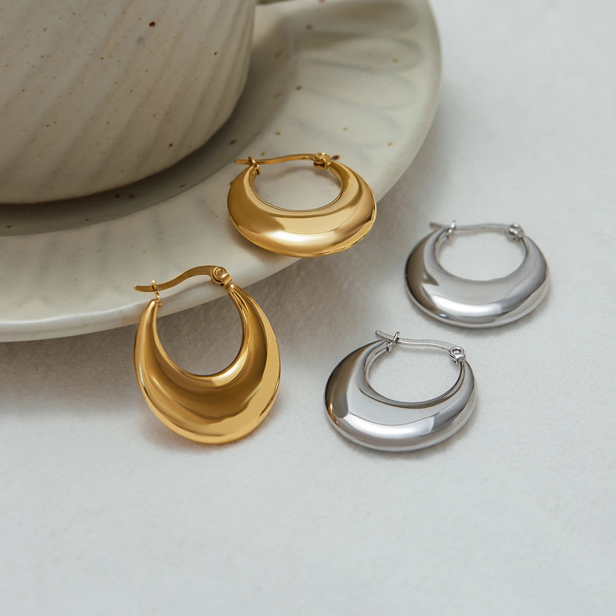 Kika Simple Classic 18K Gold Color Plated Stainless Steel U-shaped Earrings