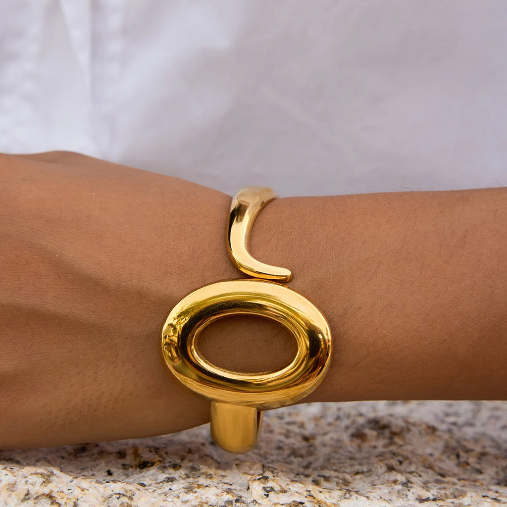 Kika Minimalist Line Asymmetric Engraved O-shaped Hollow Spring Opening Bracelet 18K PVD Stainless Steel