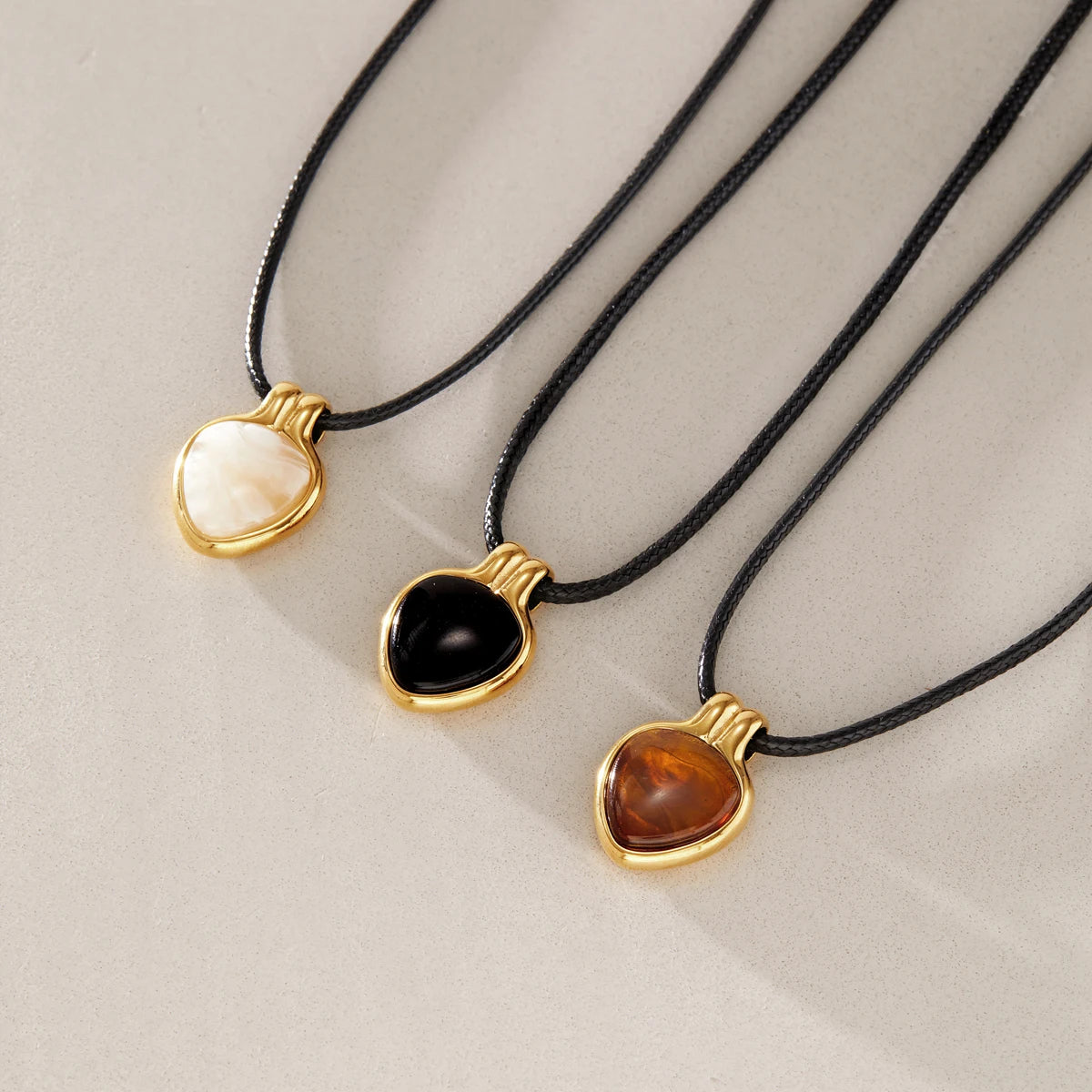 KIKA Vintage Geometric Resin Pendant Necklace For Women Black Color Rope Chain Necklace Stainless Steel Fashion Jewelry Gift