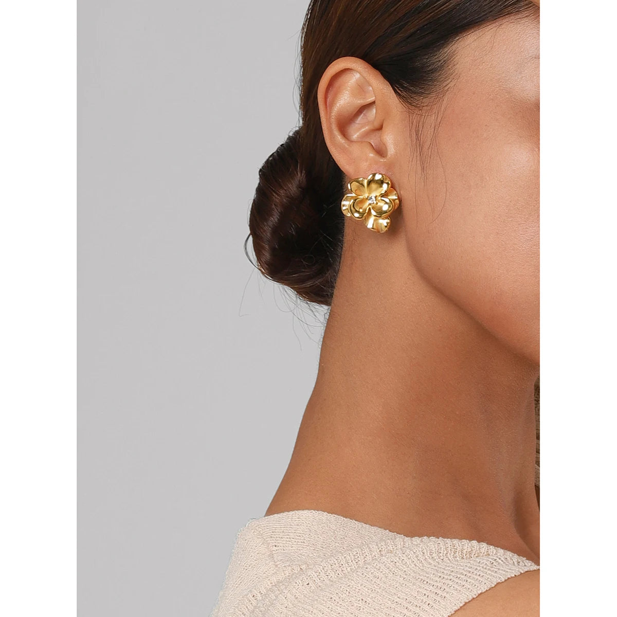 Kika Flower Glossy Charm Stud Earrings Exquisite Ear