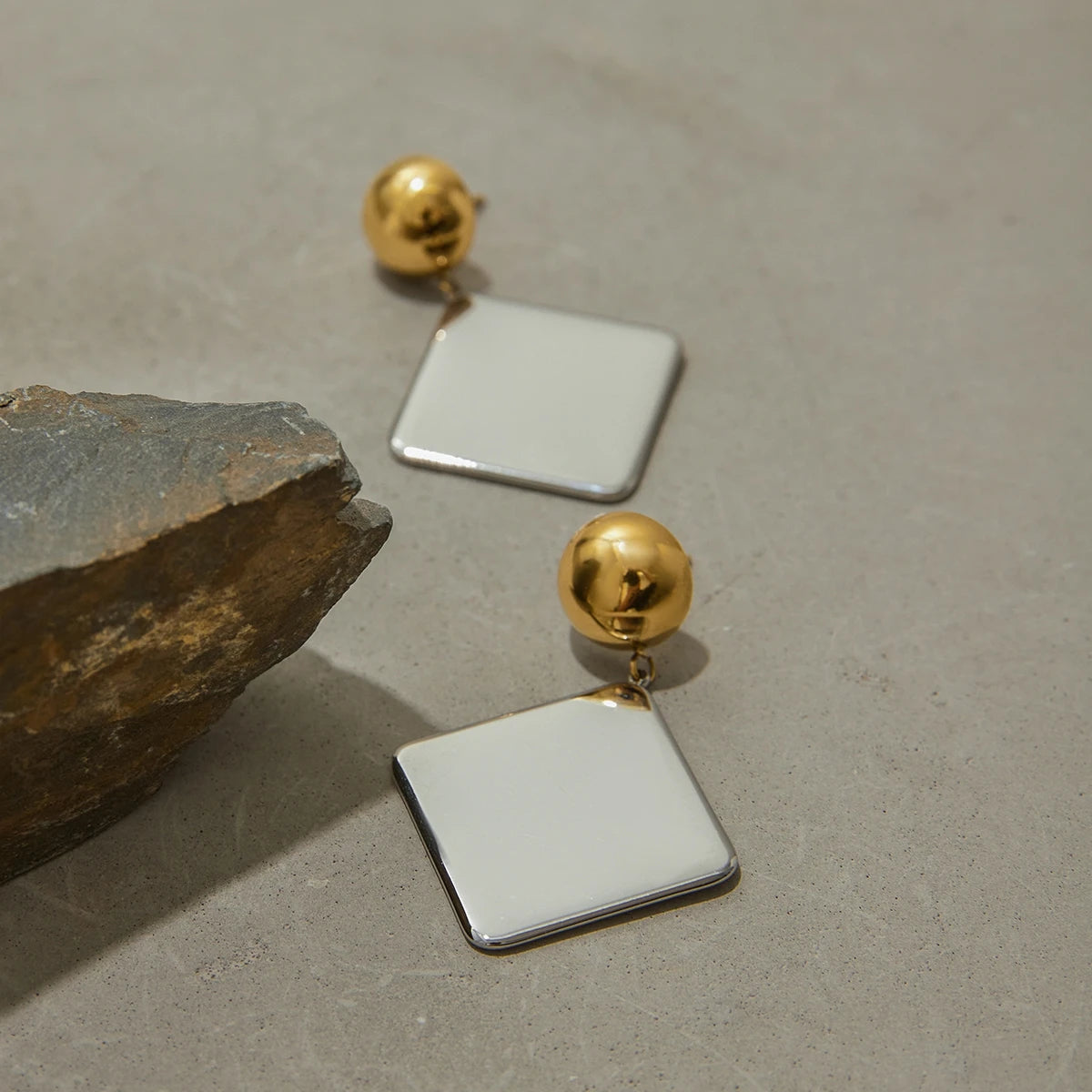 Kika Minimalist Geometric Earrings