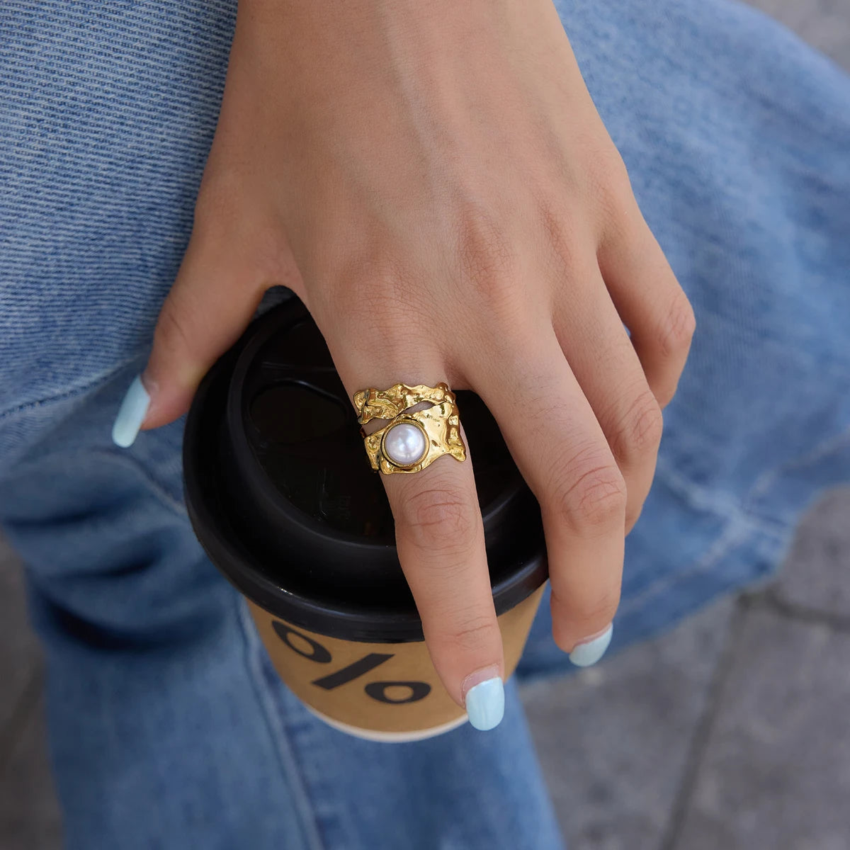 Kika Classic Hammer Texture With Imitation Pearl Wide Open Ring ñ