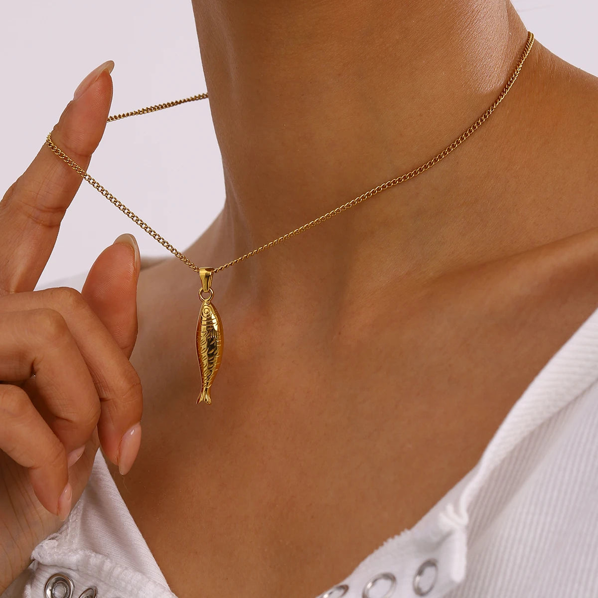 Kika Minimalism Articulated Fish Necklace