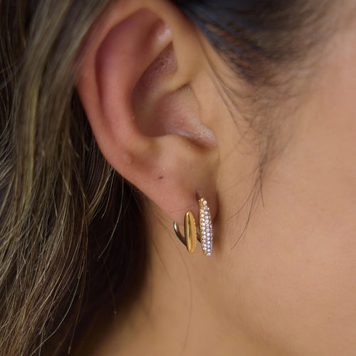 Kika Delicate Double Layered Lines Design Earrings