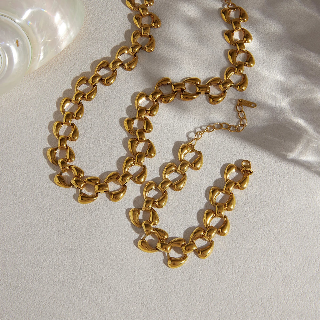 Kika Minimalist Irregular Hollow-out Chain Necklace
