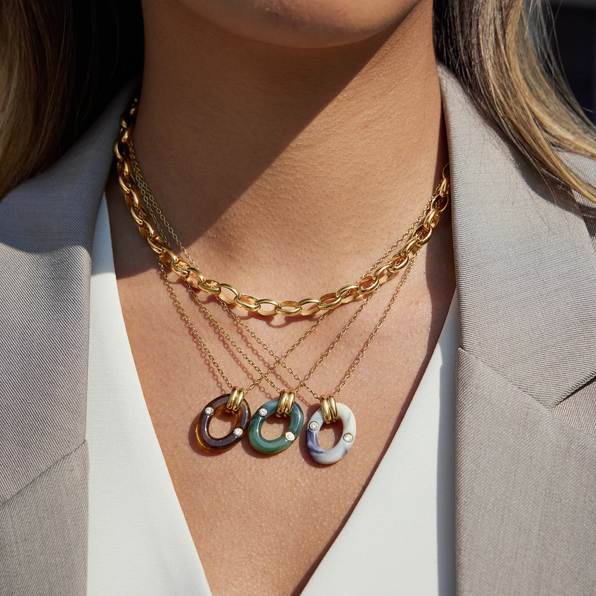 Vintage Resin Pendant Multi-Link Necklace
