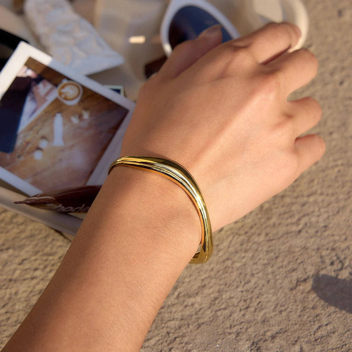 KIKA Minimalist Gold Color Geometric Wave-Shaped Open Bracelet For Women 18K PVD Gold-plated Delicate Bracelets Jewelry Gifts