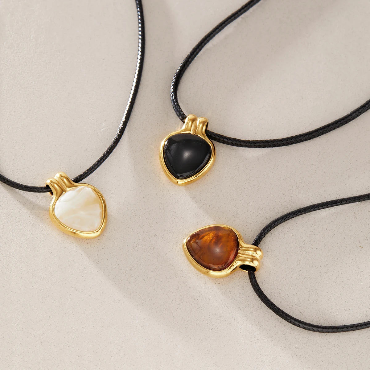 KIKA Vintage Geometric Resin Pendant Necklace For Women Black Color Rope Chain Necklace Stainless Steel Fashion Jewelry Gift
