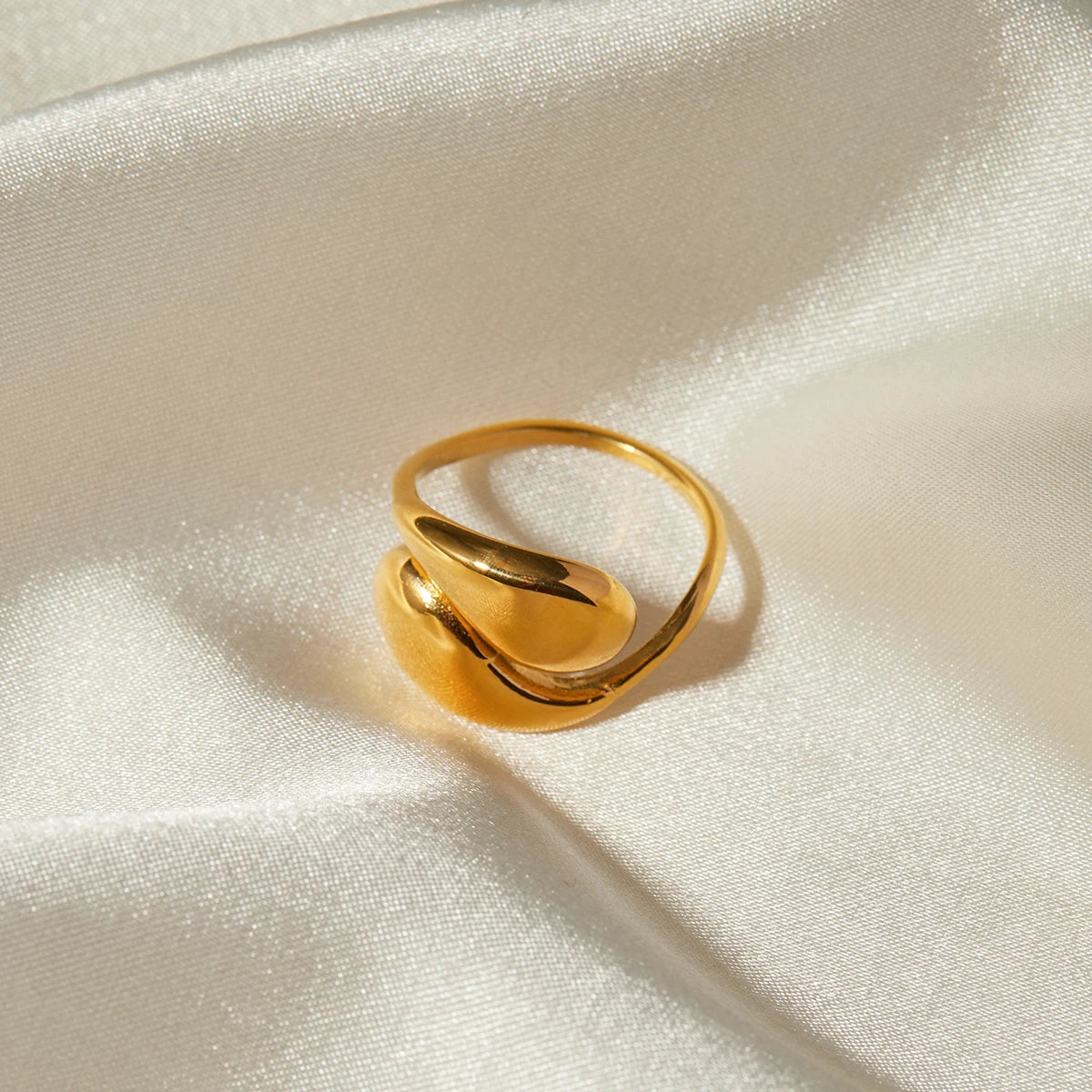 Kika Stainless Steel Metal Overlap Ring