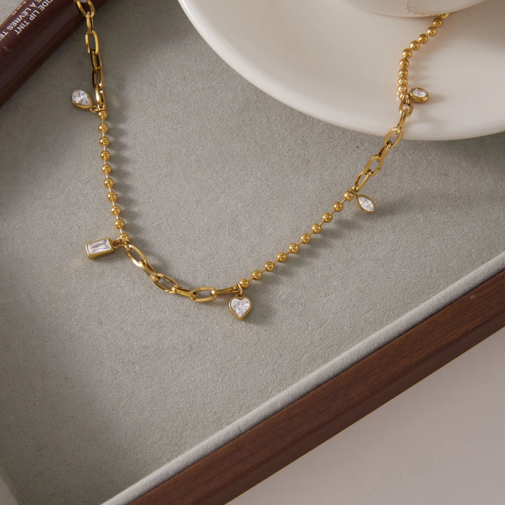 Kika Classic Geometric Zircon Pendant Necklace ñ