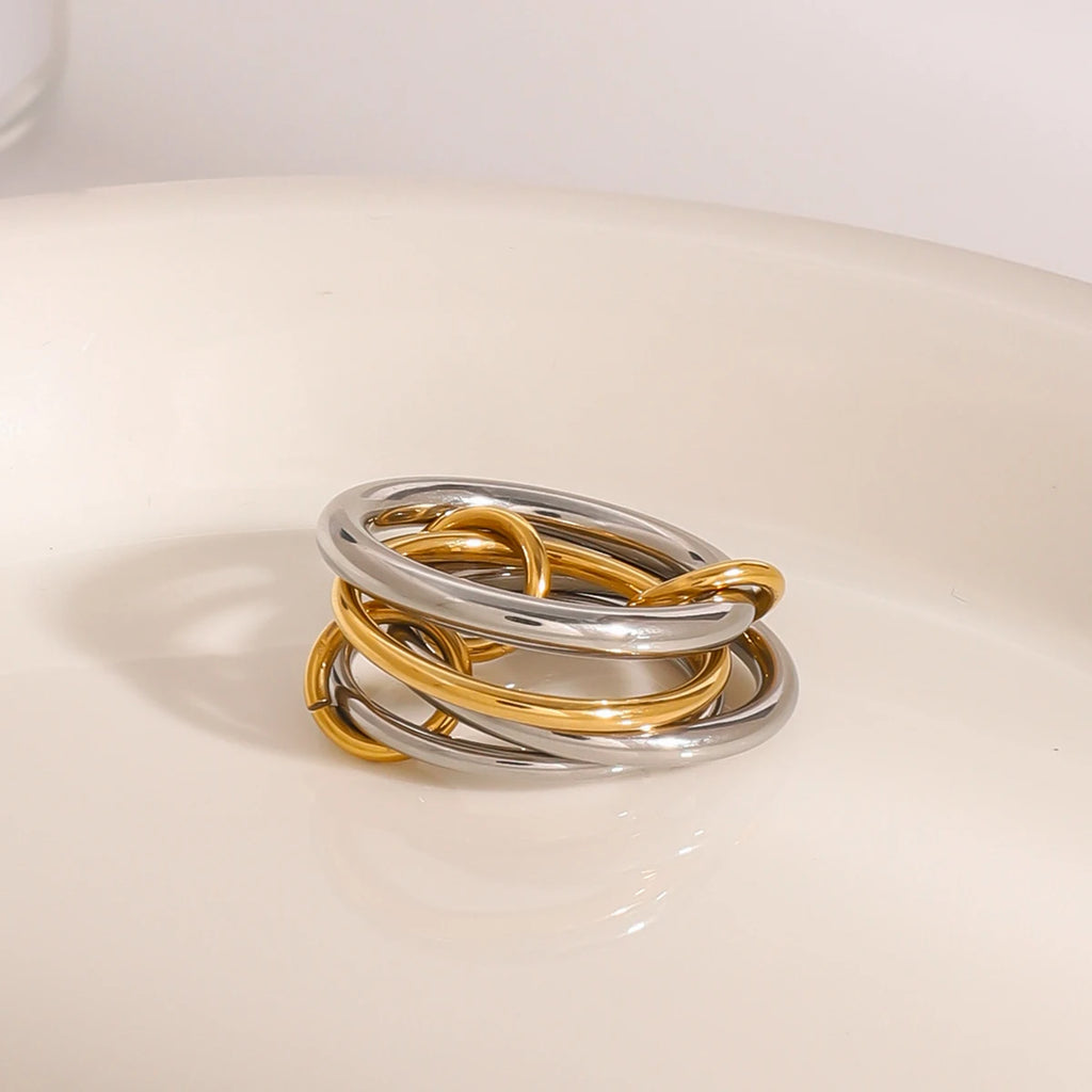 Linking rings interlocking