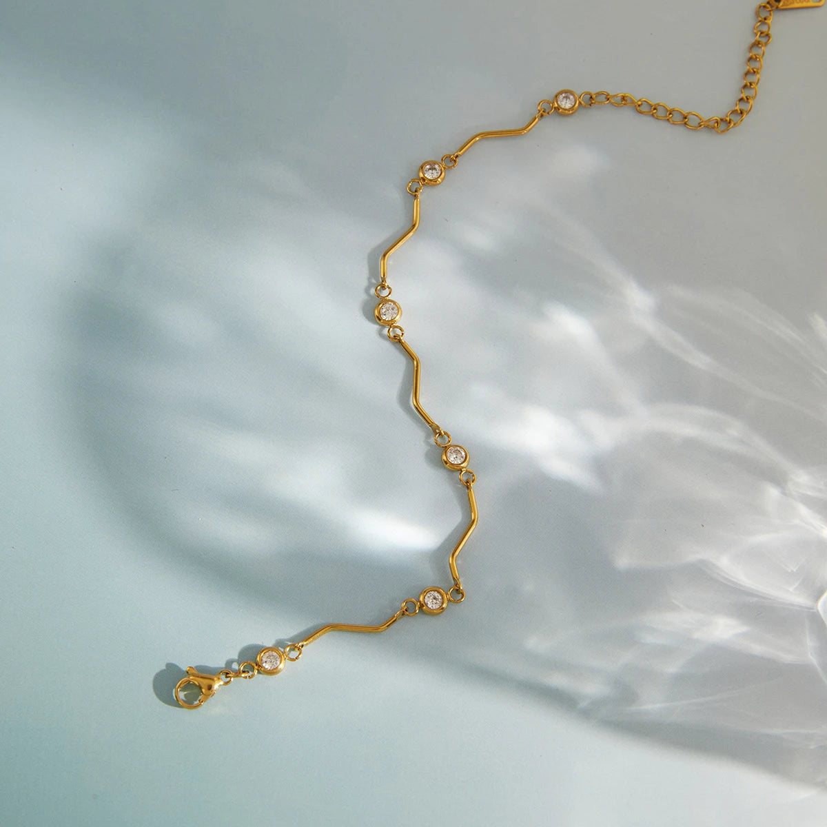 Classic Wavy Chain White Round Zircon Bracelet